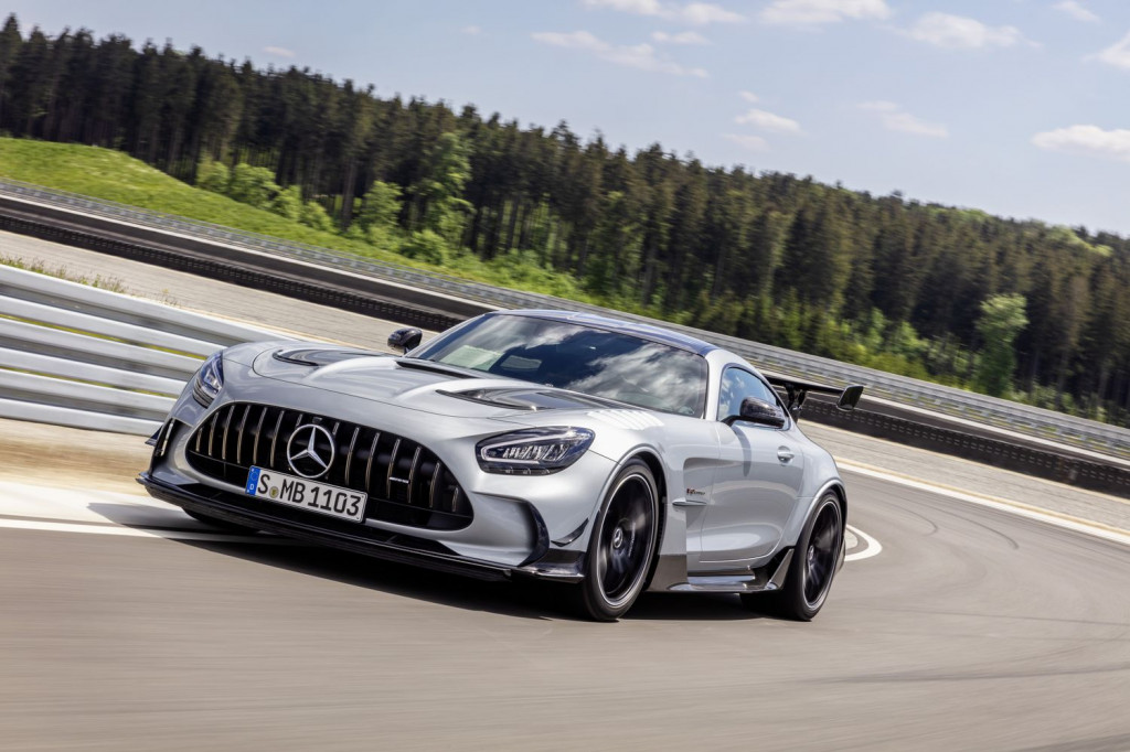 La Mercedes-AMG GT se transforme en supercar - photo 10