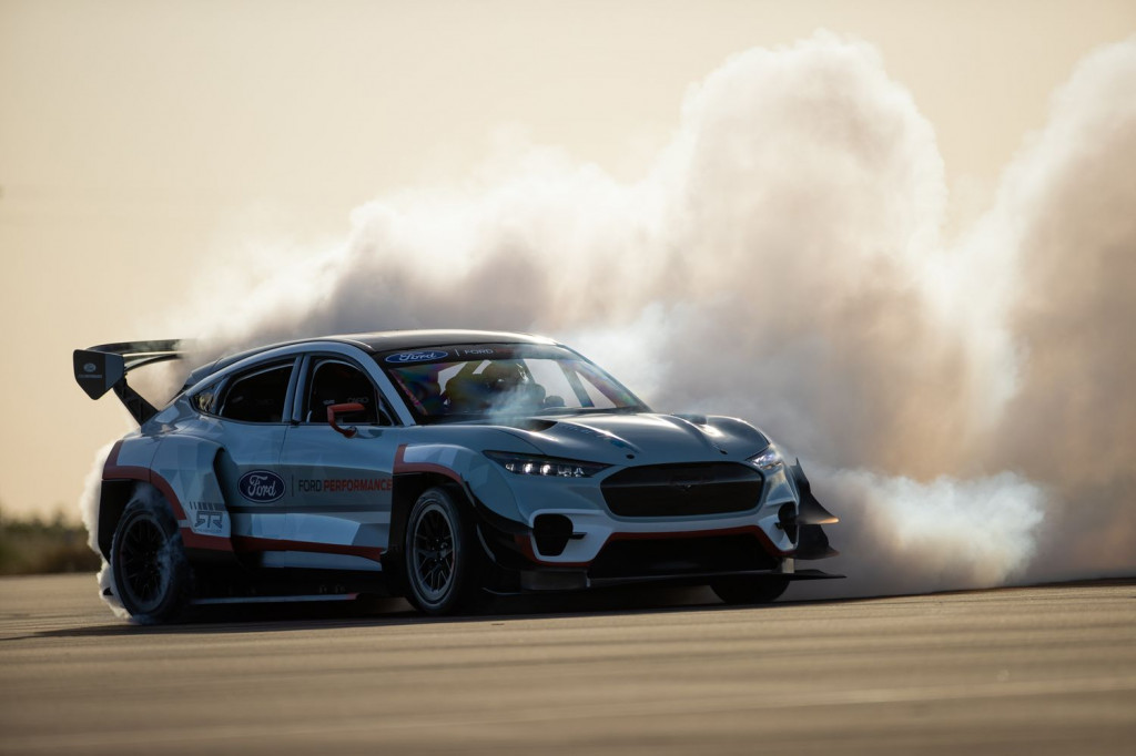 Ford : une Mustang électrique de 1400 ch - photo 10